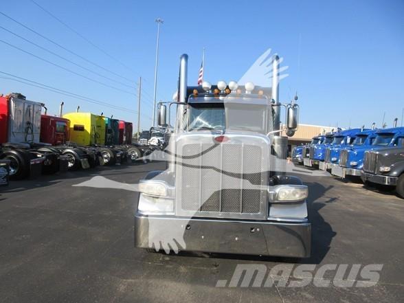 Peterbilt 389 Conventional Trucks / Tractor Trucks
