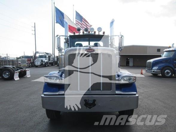 Peterbilt 389 Conventional Trucks / Tractor Trucks