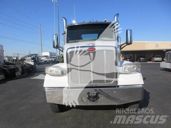 Peterbilt 567 Conventional Trucks / Tractor Trucks