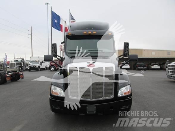 Peterbilt 579 Conventional Trucks / Tractor Trucks