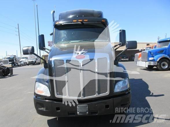 Peterbilt 579 Conventional Trucks / Tractor Trucks