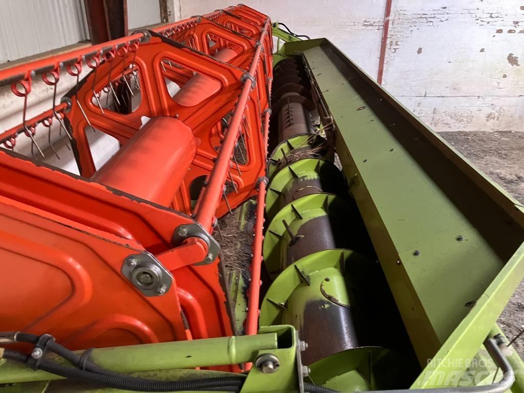 CLAAS LEXION 650 Combine Harvesters
