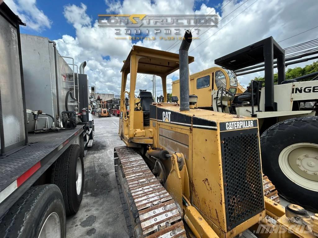 CAT D 3 C III Crawler dozers