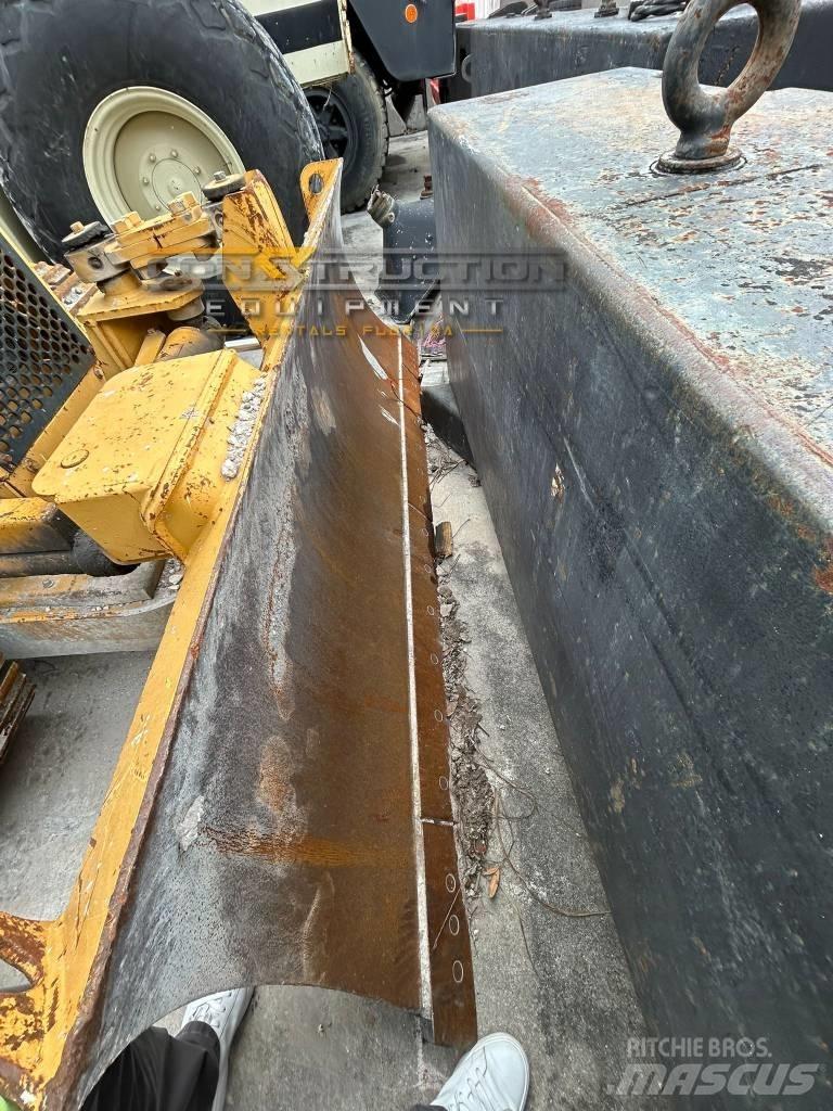 CAT D 3 C III Crawler dozers