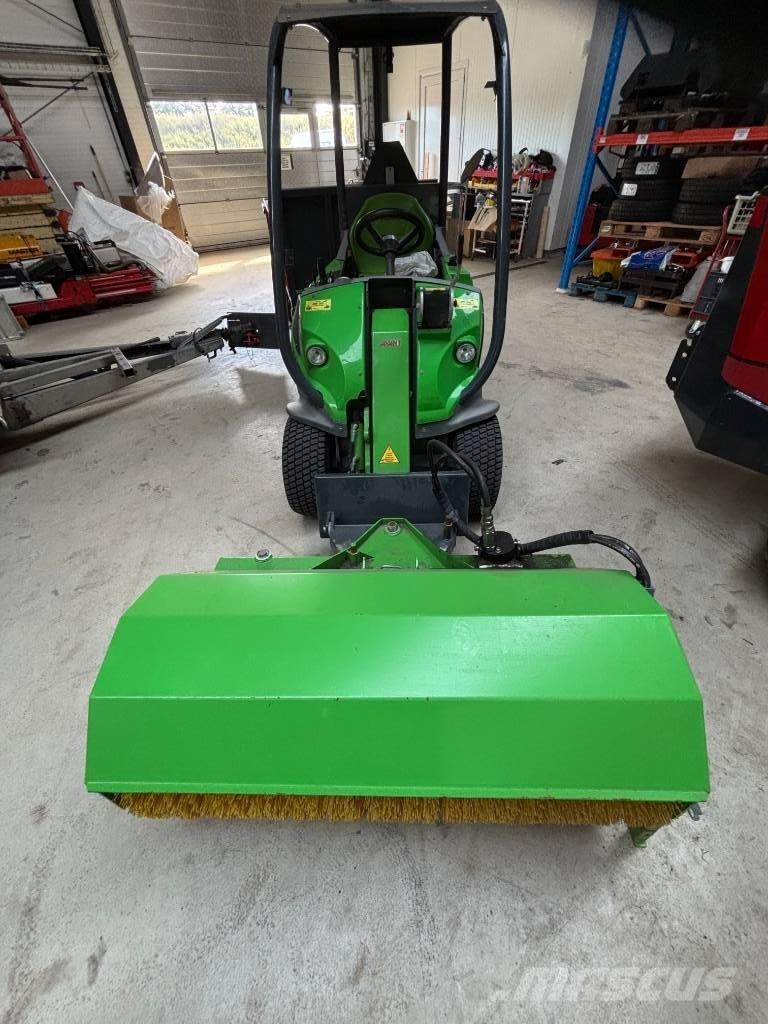 Avant 220 Mini Loader