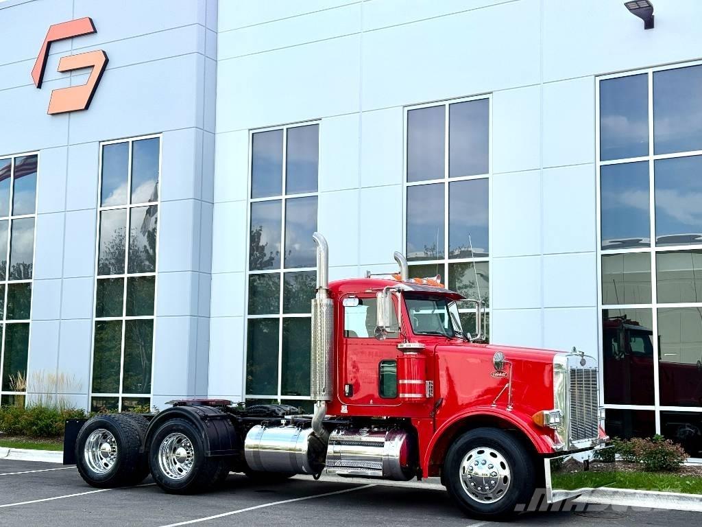 Peterbilt 378 Conventional Trucks / Tractor Trucks