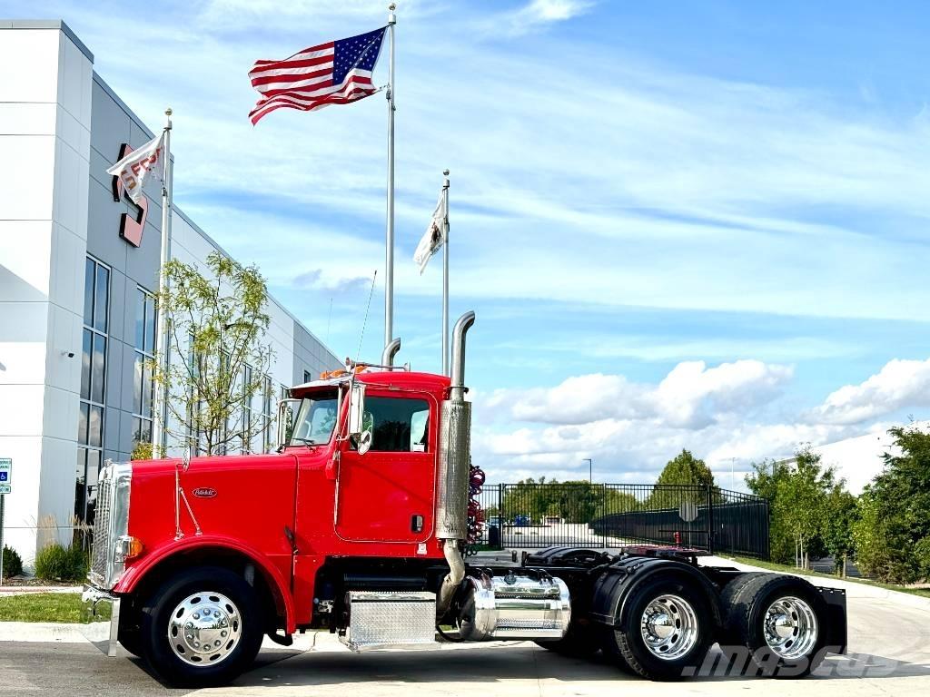 Peterbilt 378 Conventional Trucks / Tractor Trucks
