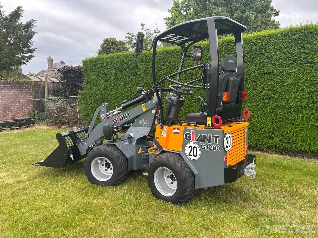 GiANT G 1200 Mini Loader