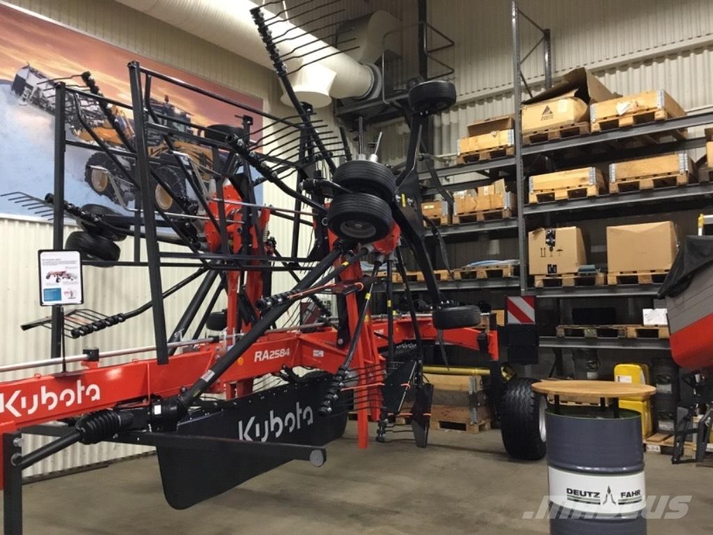 Kubota RA2584 Swathers \ Windrowers