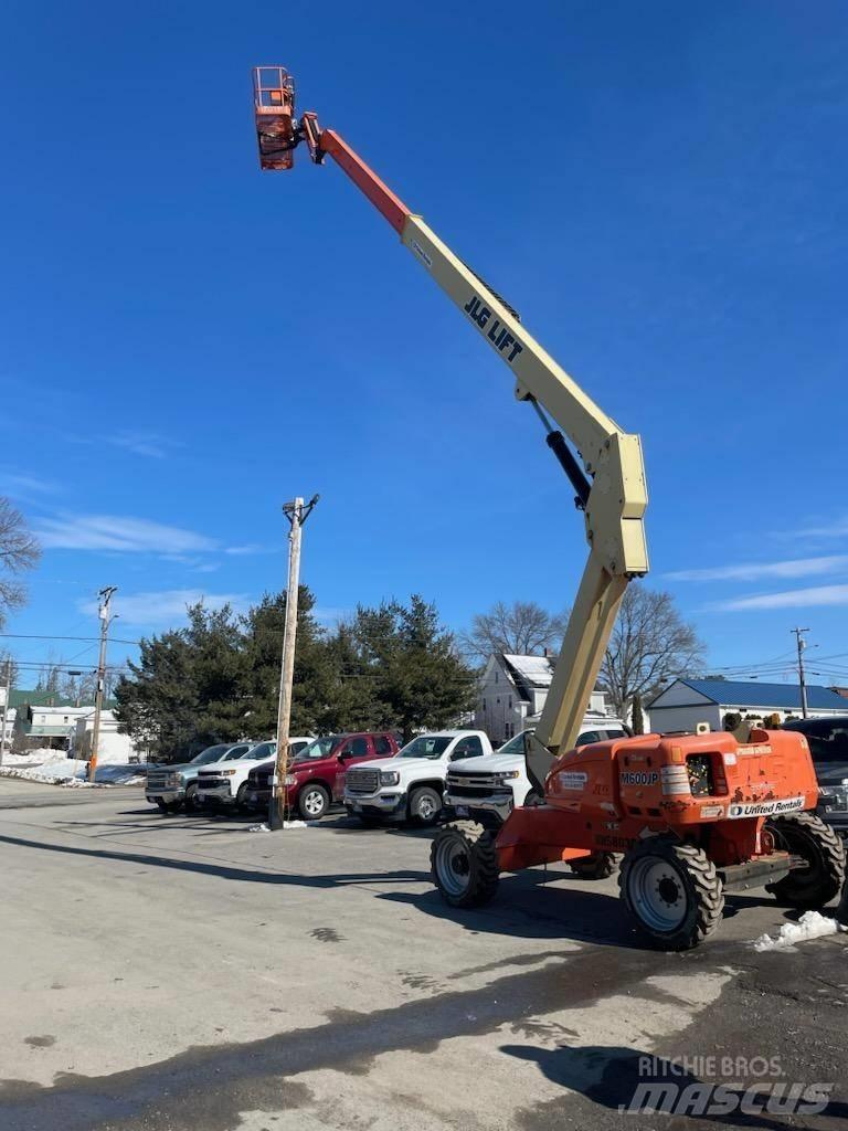 JLG M-600-JP Articulated boom lifts