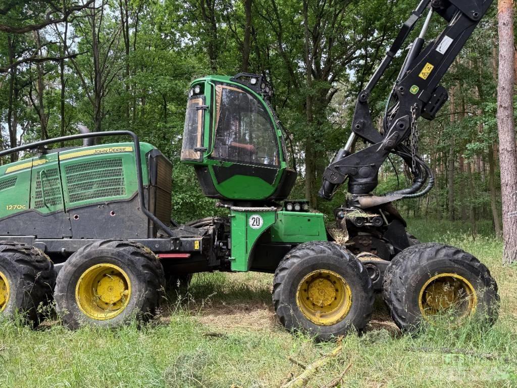 John Deere 1270 G Harvesters