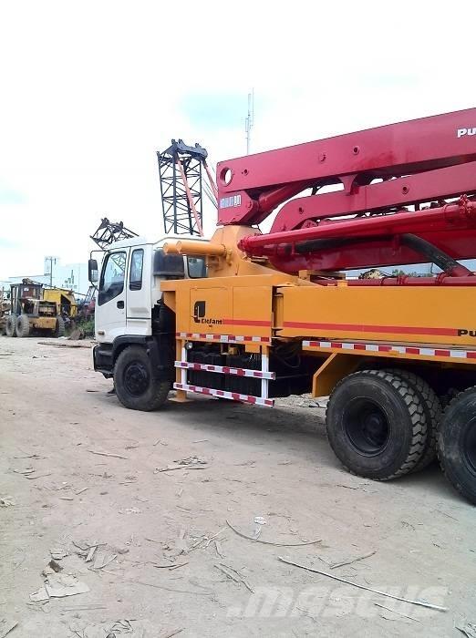 Putzmeister 37 M Concrete pump trucks