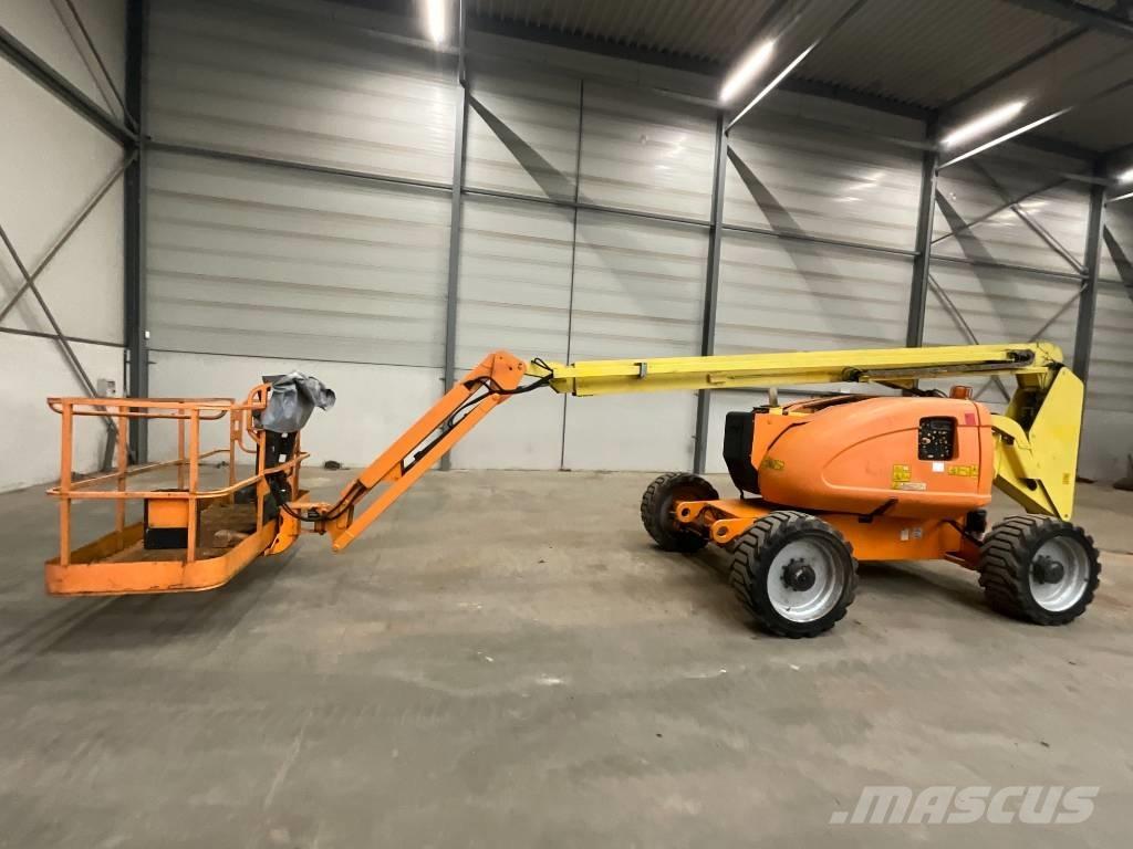 JLG 600 AJ Articulated boom lifts