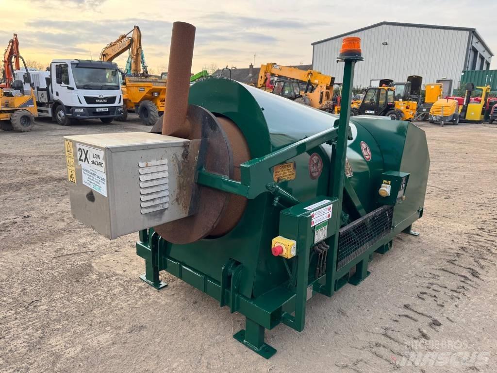  ROADMENDER MODEL 4 Small Asphalt Machines