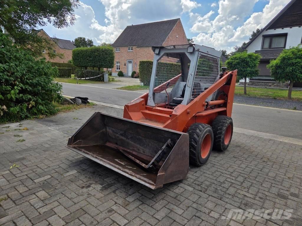 Thomas T170 Skid Steer Loaders