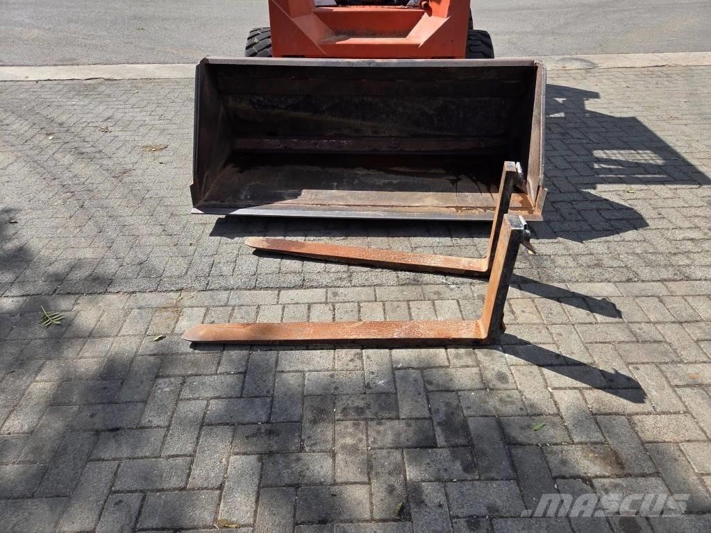 Thomas T170 Skid Steer Loaders