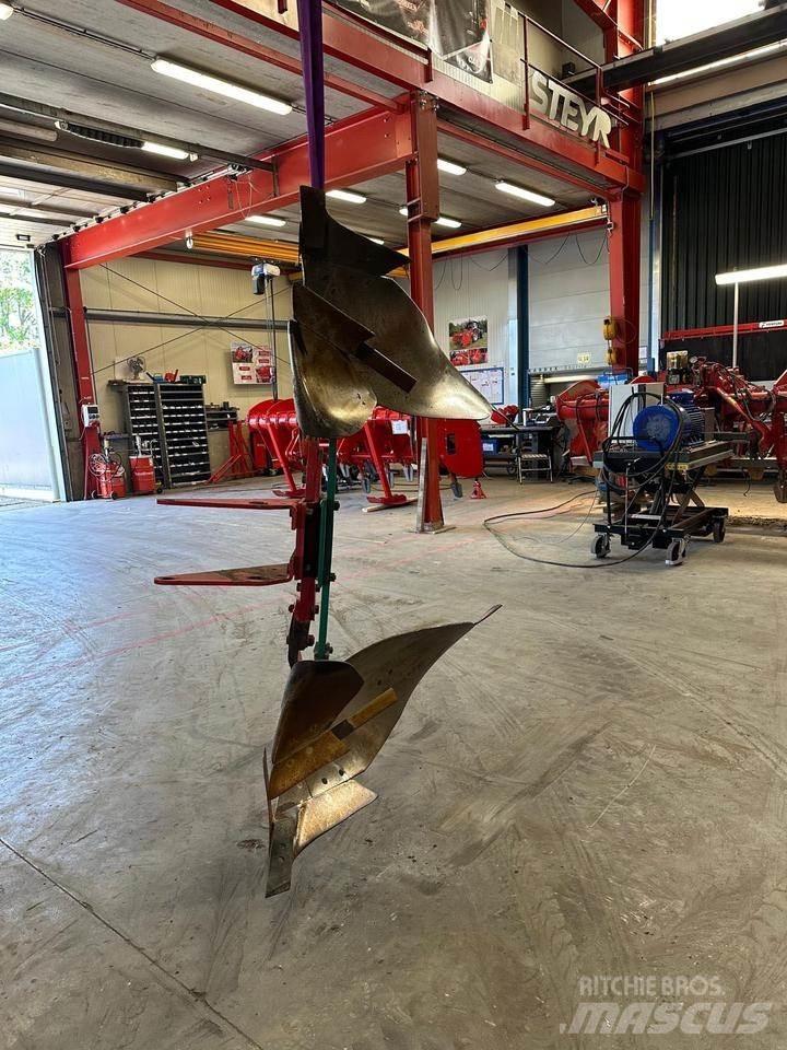 Kverneland LO / LB Reversible ploughs