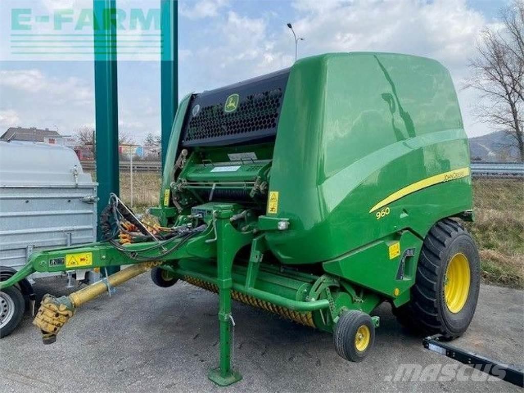 John Deere 960 Square Balers