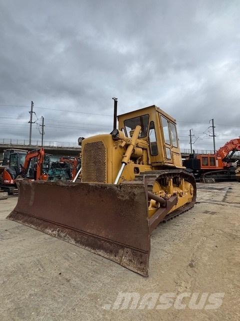 CAT D 6 D Crawler dozers