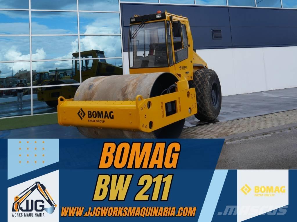Bomag BW 211 D-4 Twin drum rollers