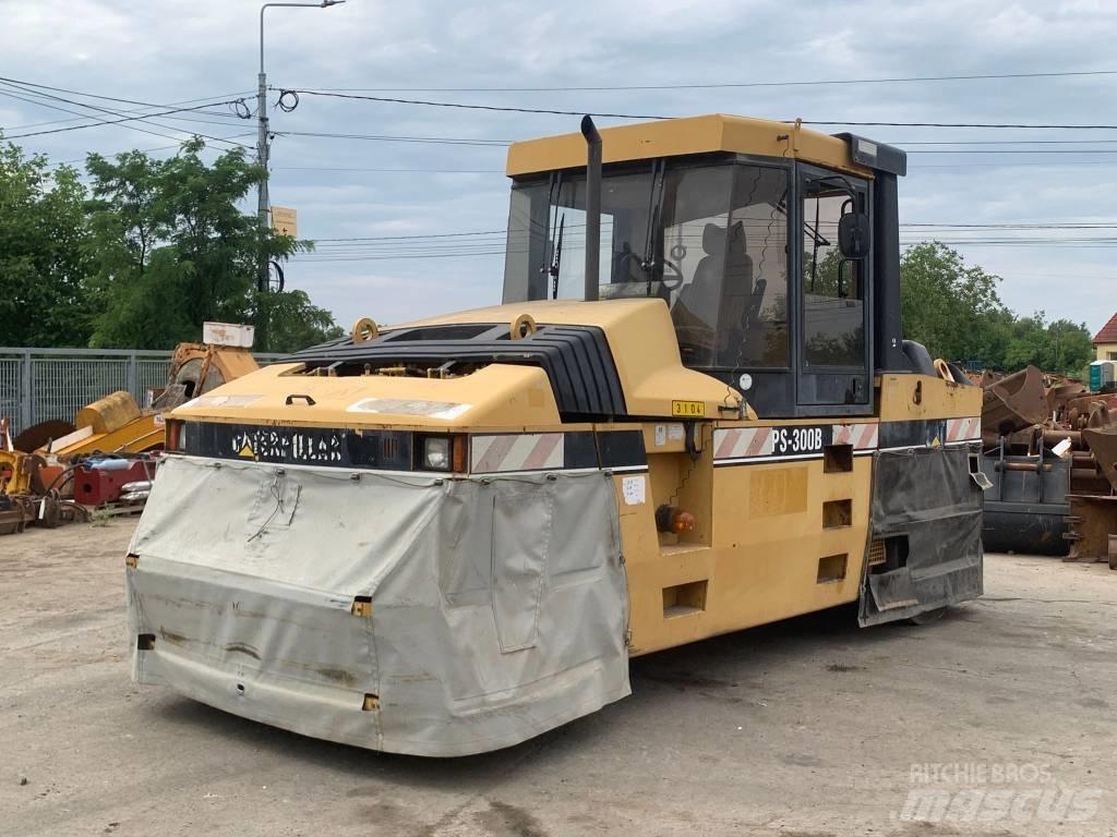 CAT PS 300 B Pneumatic tired rollers