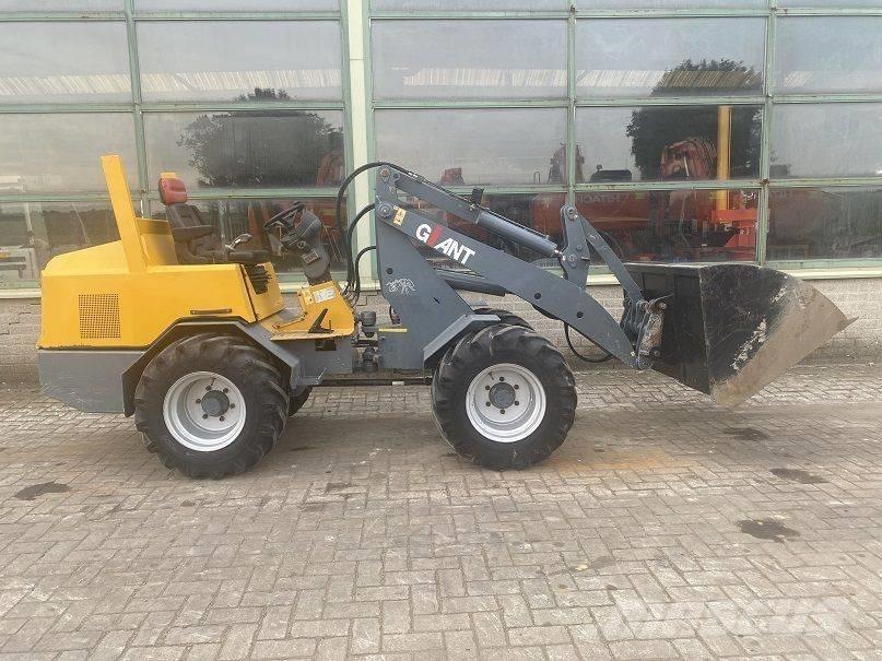 GiANT V 451 T Mini Loader