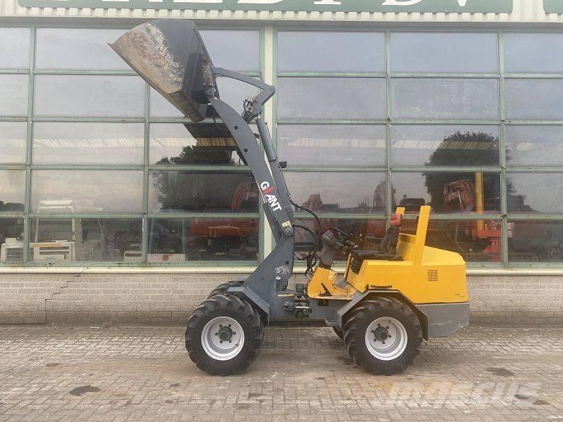 GiANT V 451 T Mini Loader