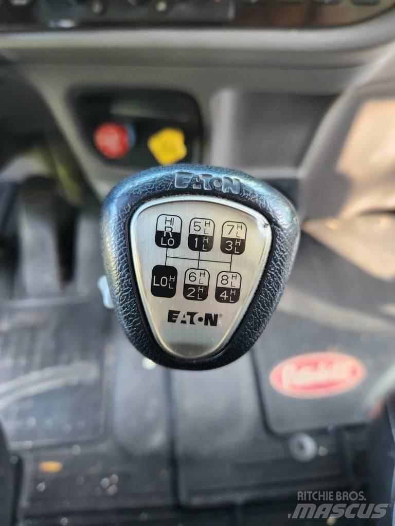 Peterbilt 389 Conventional Trucks / Tractor Trucks