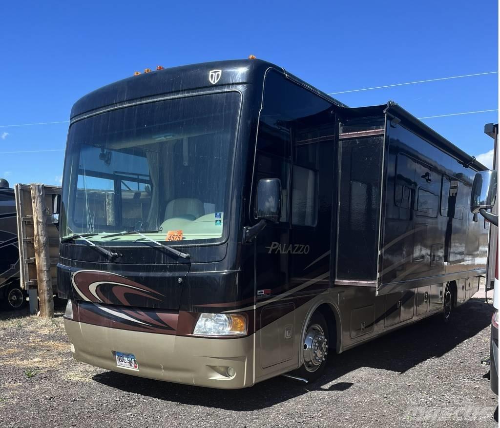 Thor Pallazzo M36 Motor homes and travel trailers