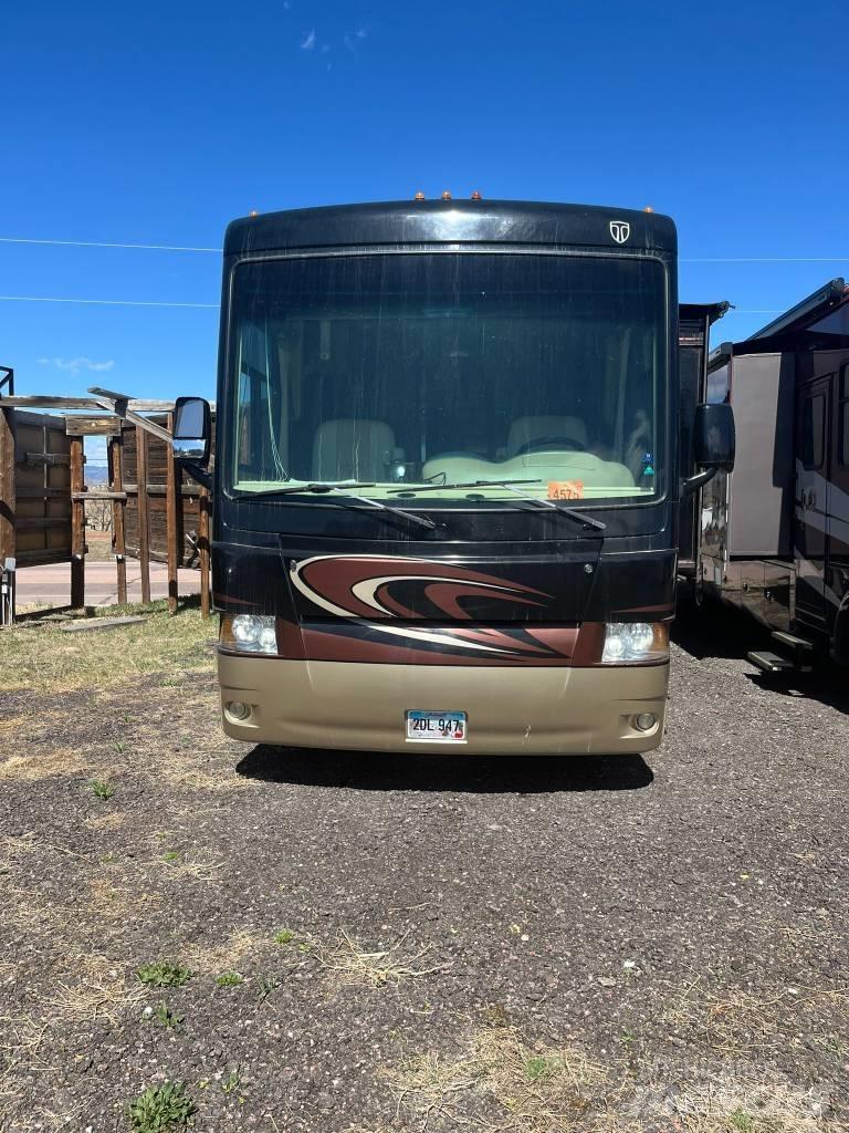 Thor Pallazzo M36 Motor homes and travel trailers