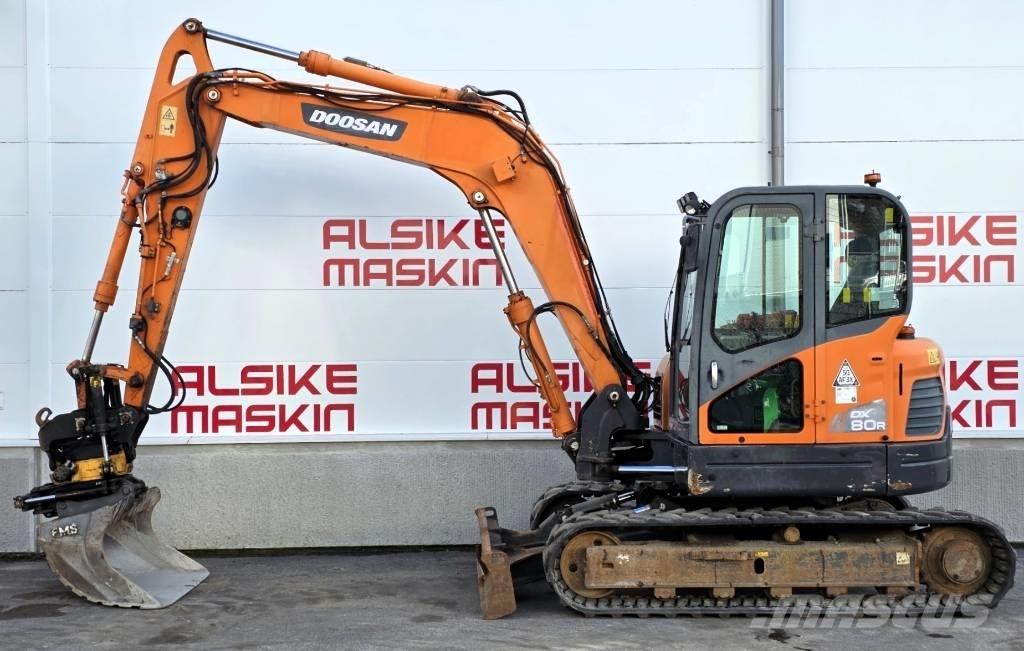 Doosan DX 80 R Mini excavators  7t - 12t