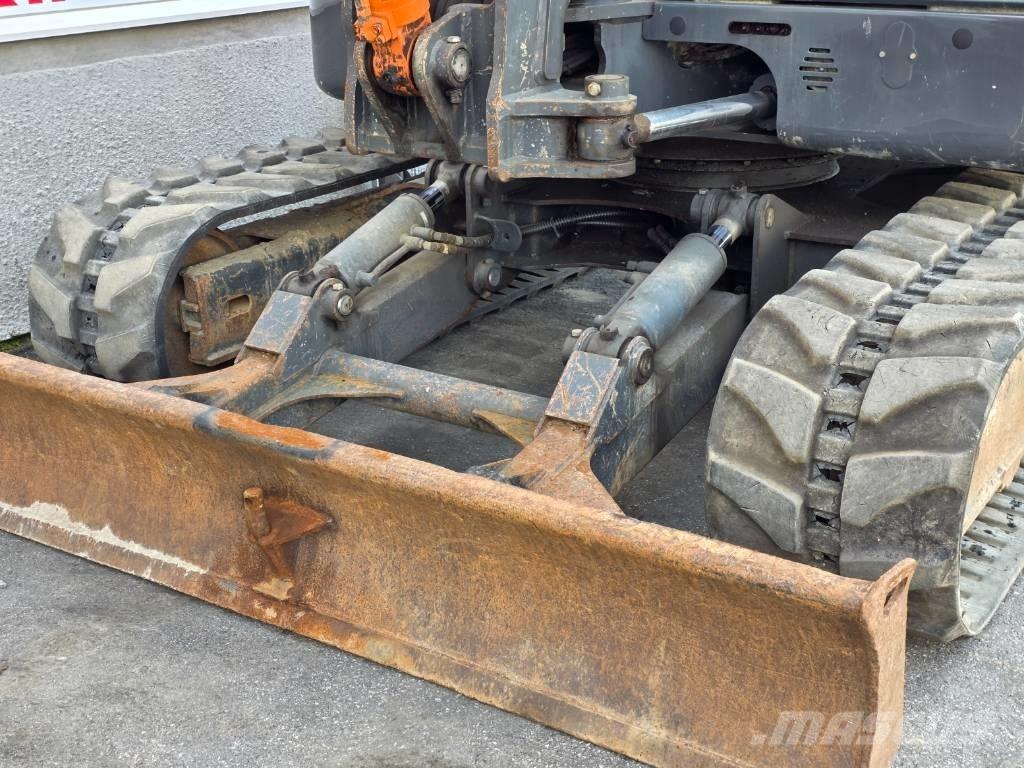 Doosan DX 80 R Mini excavators  7t - 12t