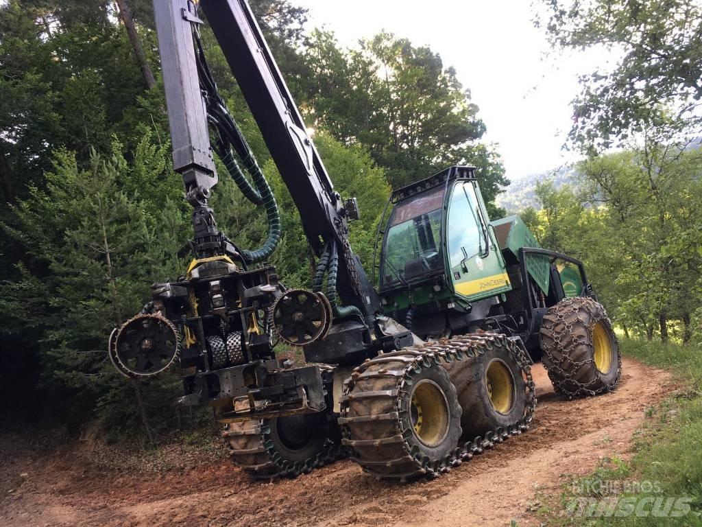 John Deere 1270 D Harvesters