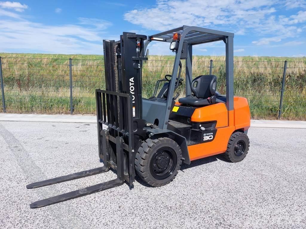 Toyota FDZN30 Diesel Forklifts
