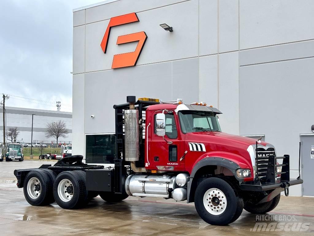 Mack Granite Tow Trucks / Wreckers