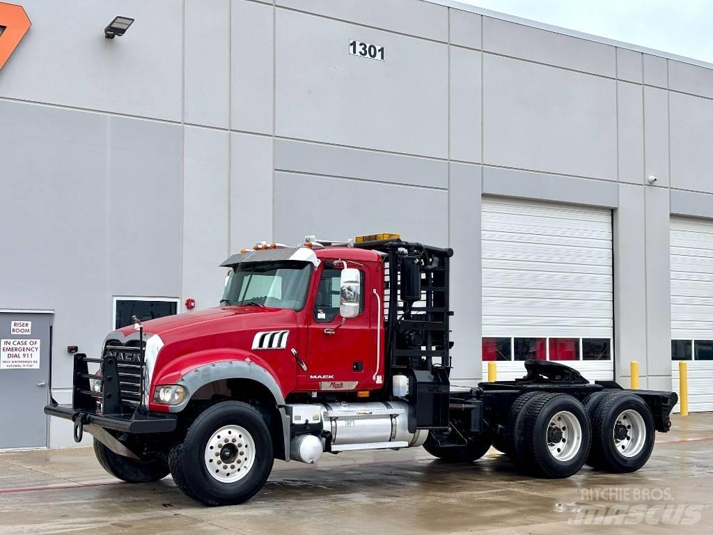 Mack Granite Tow Trucks / Wreckers