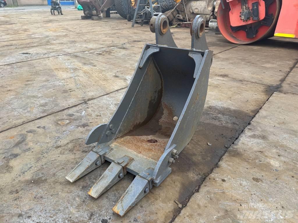CAT 306 307 bucket Buckets