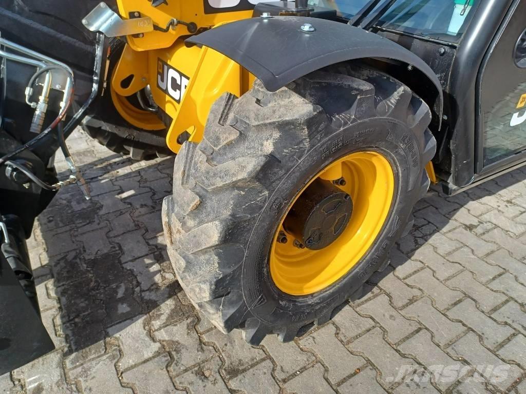 JCB 525-60 Agri Plus Telescopic Handlers