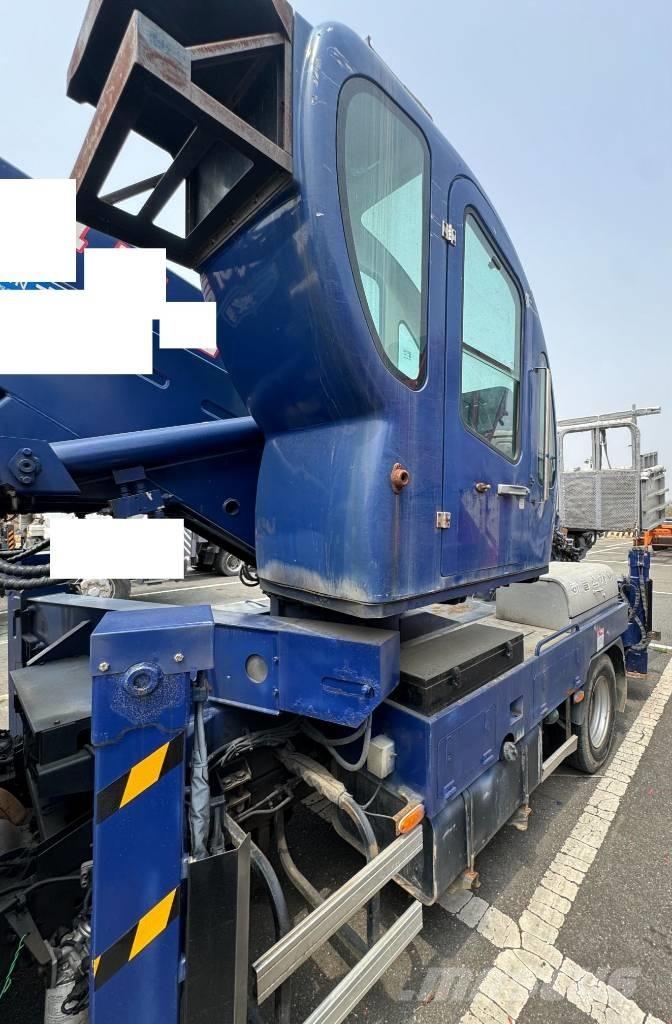 Horyong SKY280 Truck Mounted Aerial Platforms