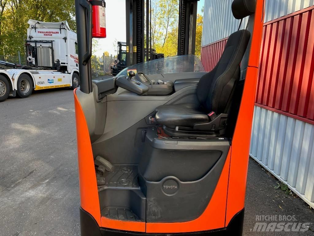 BT RR E 160 Reach trucks