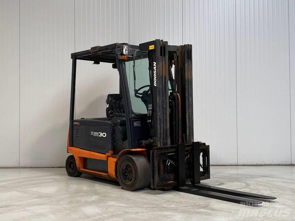 Doosan B30X-5 Electric Forklifts