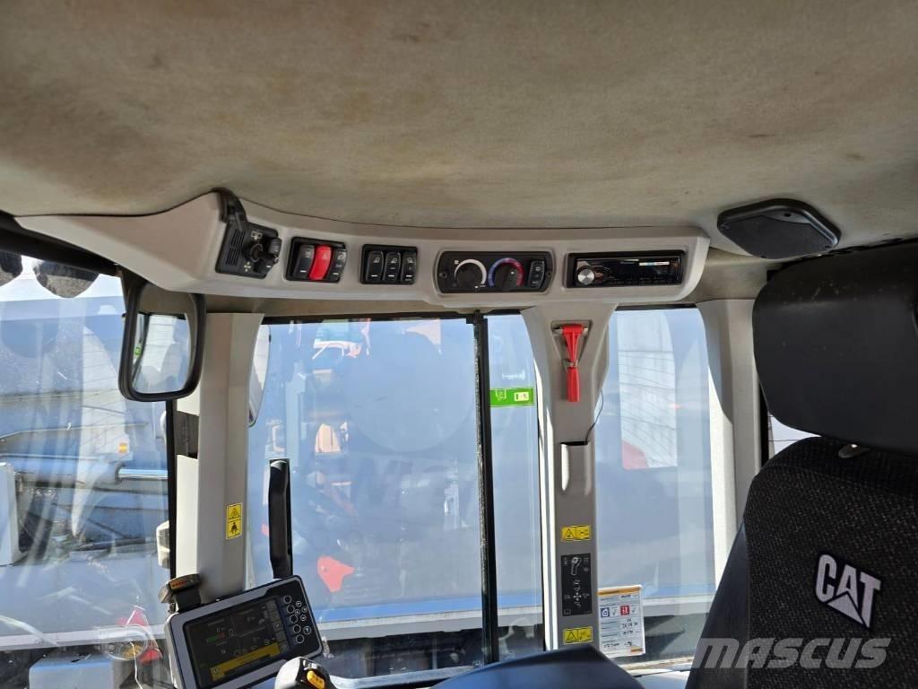 CAT 926M Wheel Loaders