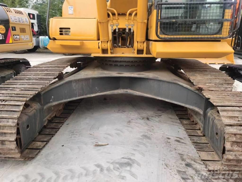 Komatsu PC 240-8 Crawler Excavators