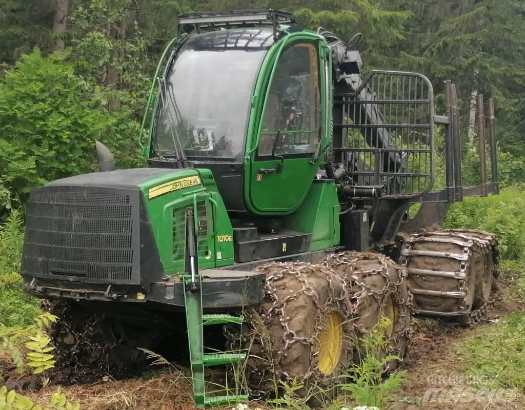 John Deere 1010 E Forwarders