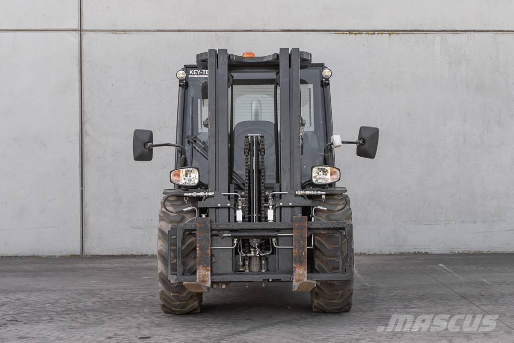 Manitou MC 25-4 Diesel Forklifts