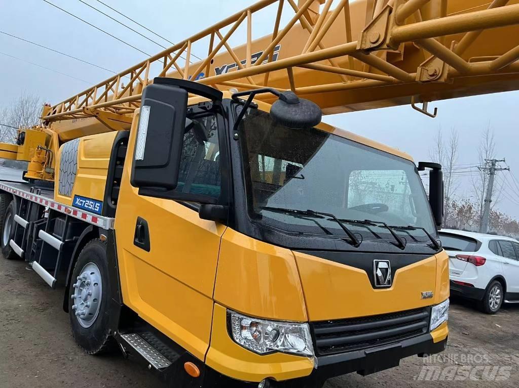 XCMG XCT 25 Mobile and all terrain cranes