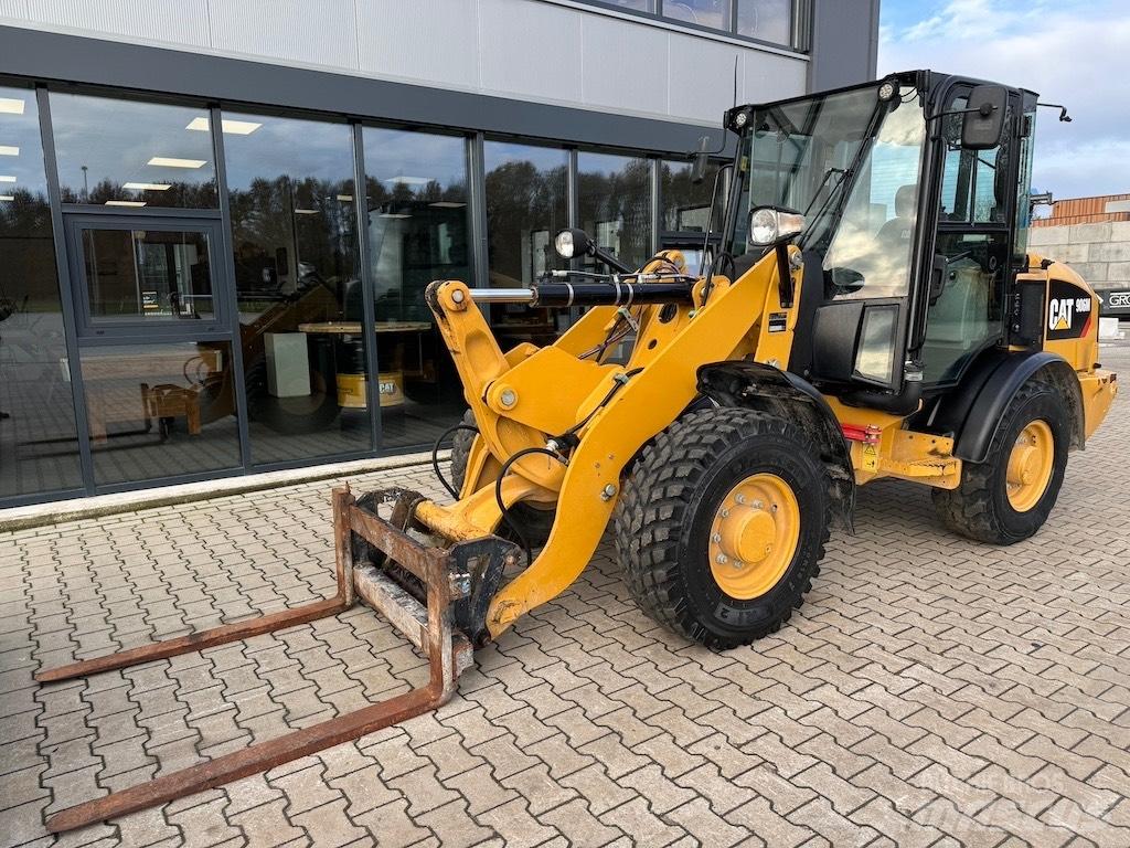 CAT 906M Wheel Loaders