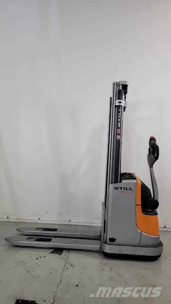 Still EXV 12 Self Propelled Stackers