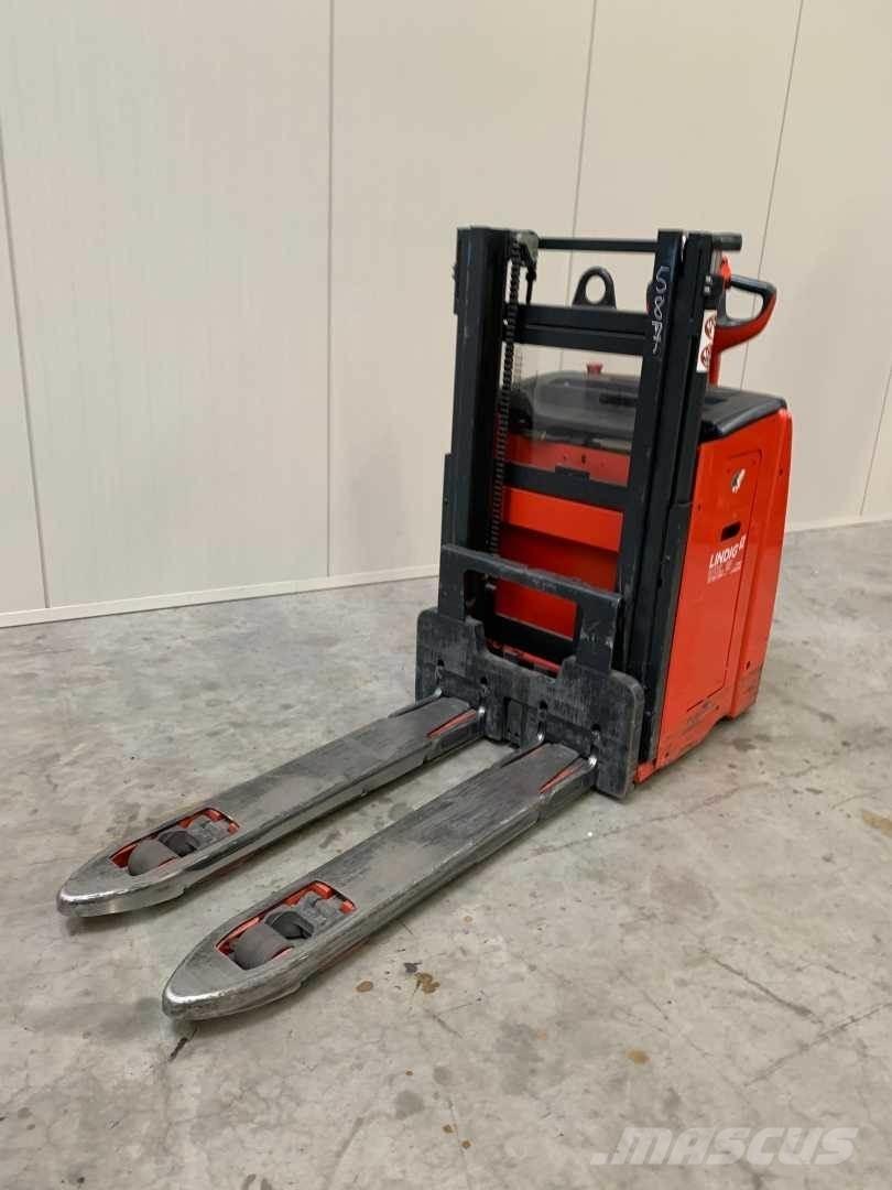 Linde D10 Self Propelled Stackers