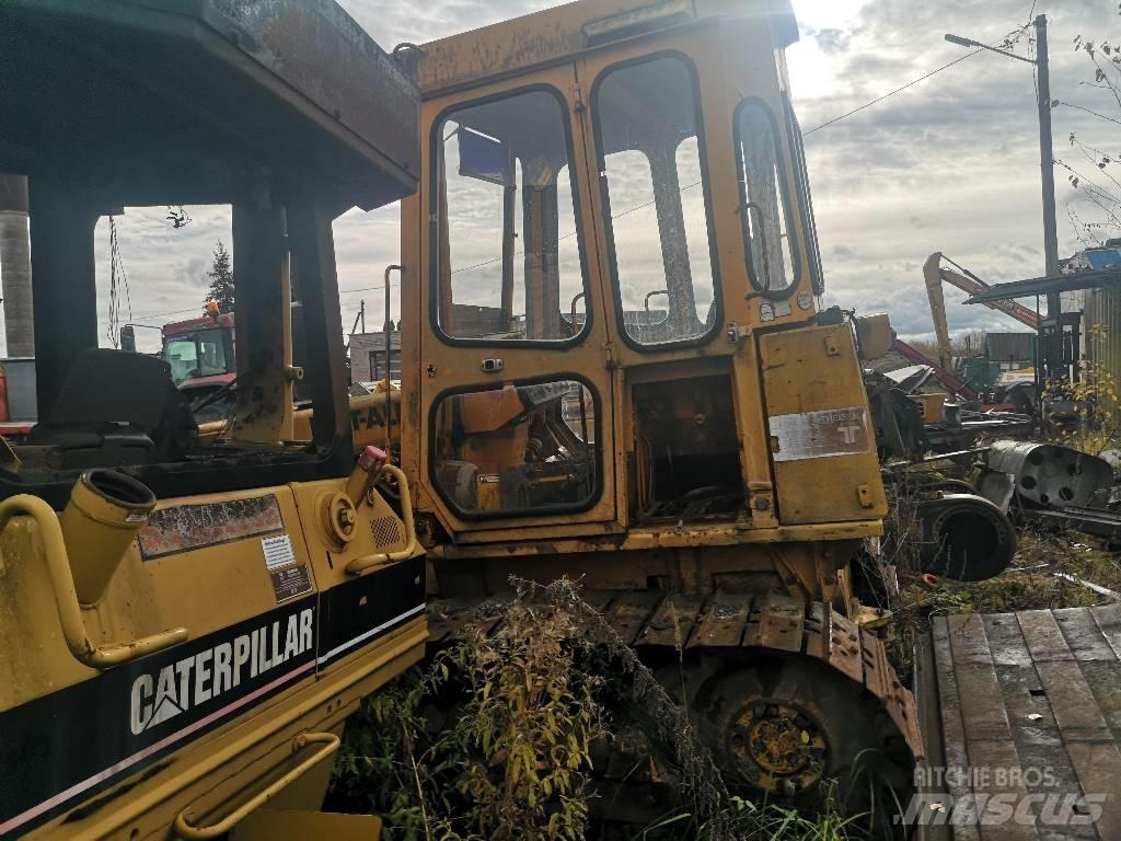 CAT D 5 M XL Crawler dozers